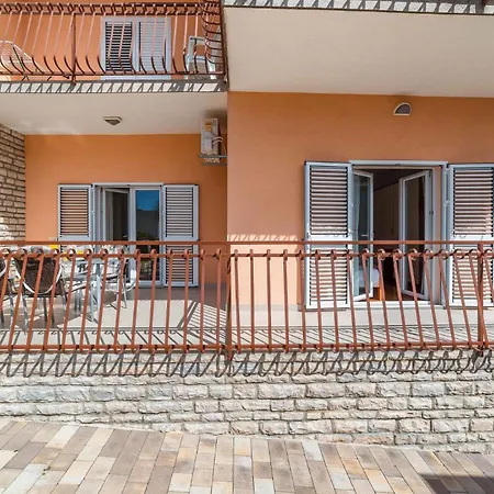Apartment Goge