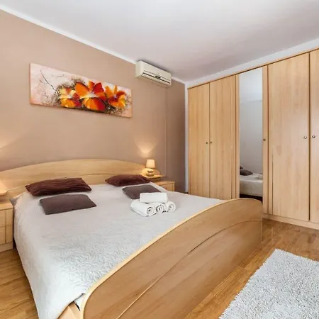 Goge Apartment *