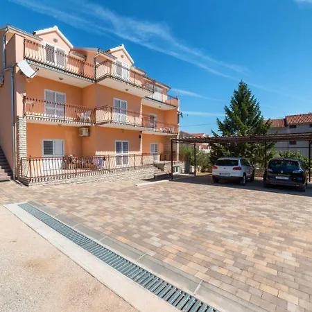 Apartment Goge
